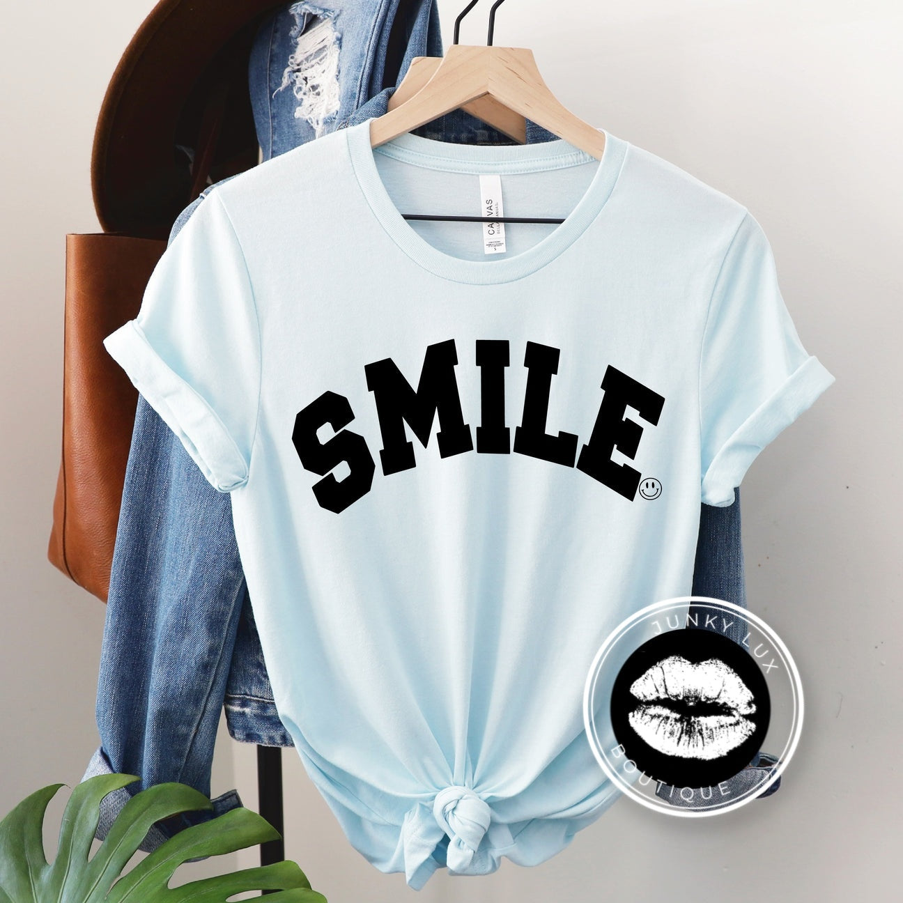 SMILE (black or white)